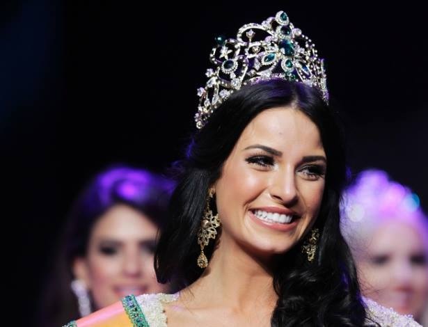 Entrevista com Julia Gama, a Miss Mundo Brasil 2014 1