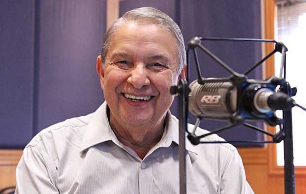 José Paulo de Andrade foi um jornalista e bacharel em Direito brasileiro. Participou dos programas de rádio O Pulo do Gato e Jornal da Bandeirantes Gente, da Rádio Bandeirantes