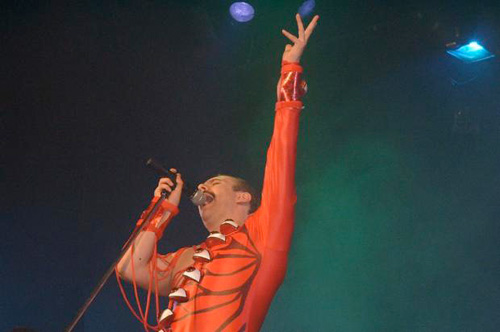 Banda Doctor Queen Revive Freddie Mercury 13