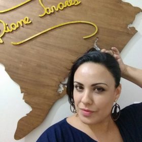 A entrevistada da Série Personalidades é a cantora e compositora Liane Tavares, nascida na cidade gaúcha de Quaraí