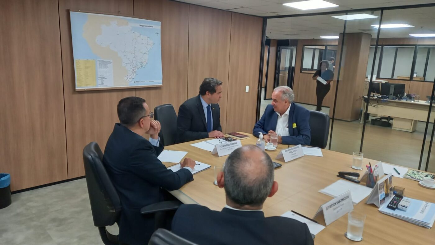 Presidente da FerroFrente se reúne com secretário Nacional de Transporte Ferroviário para discutir melhorias na malha ferroviária brasileira
