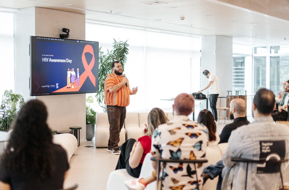 Durante o evento ' HIV/AIDS: Conhecendo os direitos das pessoas e celebrando os avanços da medicina ', organizado pelo Fórum de Empresas e Direitos LGBTI+,...