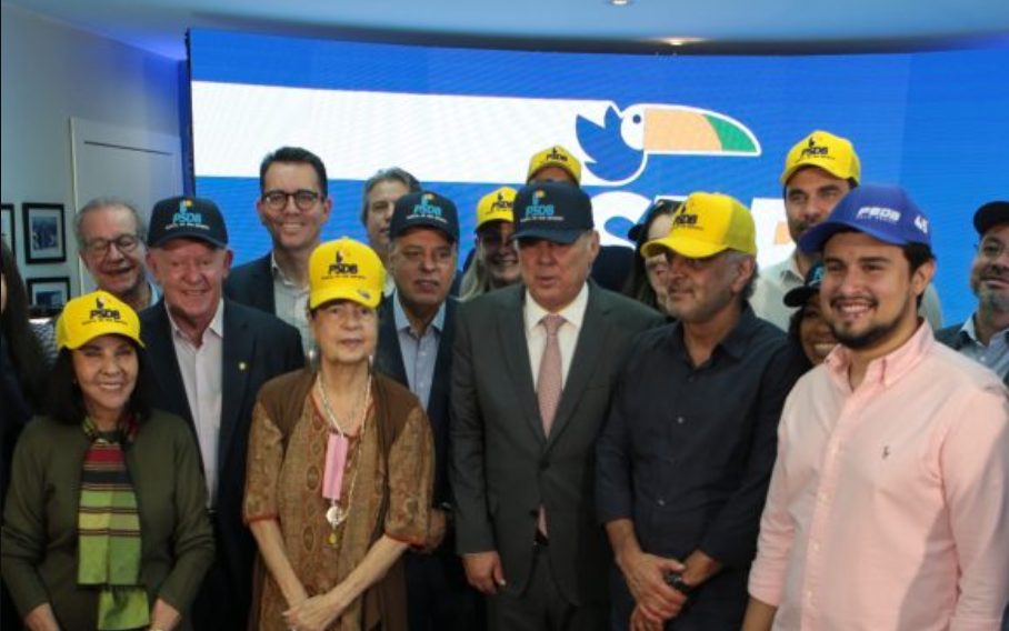 Para Paulo Serra, fusão PSDB-Podemos é “opção equilibrada” para o Brasil 1 O presidente da Executiva Estadual do PSDB em São Paulo, Paulo Serra , ex-prefeito de Santo André-SP, marcou presença na Convenção Nacional do partido,...