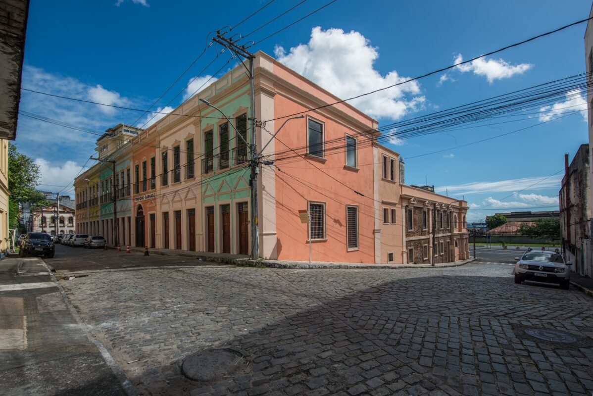 Conhecido como Patrimônio Mundial da Humanidade pela UNESCO, o Centro Histórico de Salvador abriga as raízes culturais, arquitetônicas e o DNA da primeira...