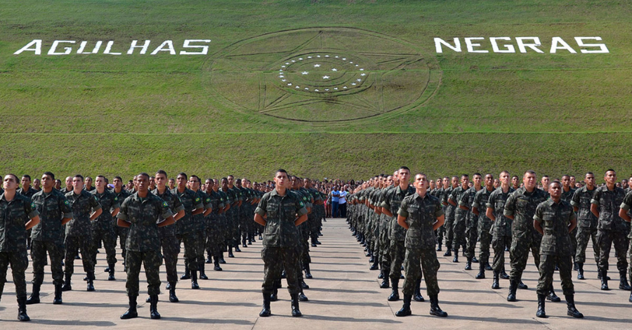Você conhece o Exército Brasileiro? 19 O Exército Brasileiro é muito mais do que uma instituição de defesa; é um dos pilares mais sólidos sobre os quais se ergue a soberania da nação. Com presença...