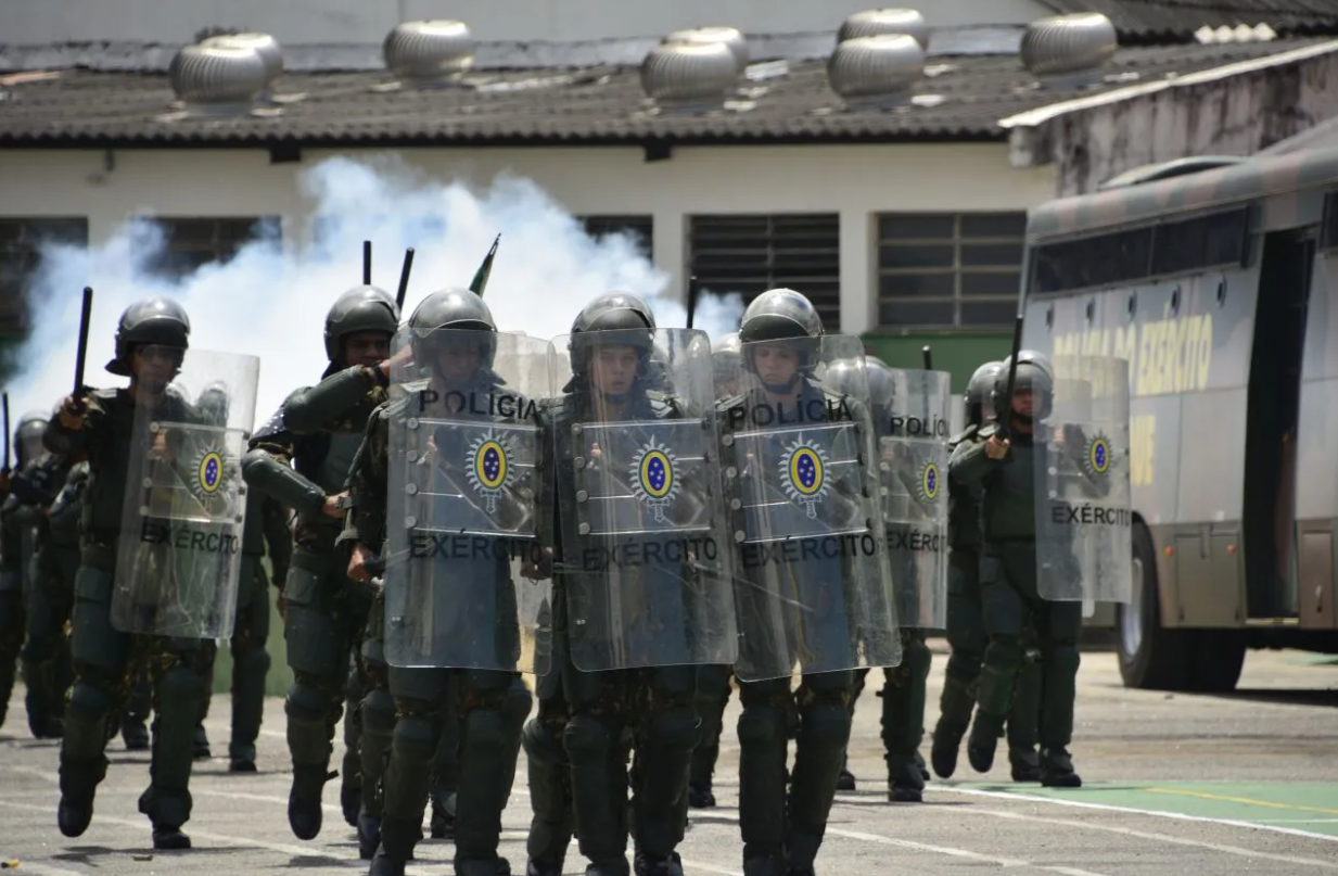 Você conhece o Exército Brasileiro? 8 O Exército Brasileiro é muito mais do que uma instituição de defesa; é um dos pilares mais sólidos sobre os quais se ergue a soberania da nação. Com presença...