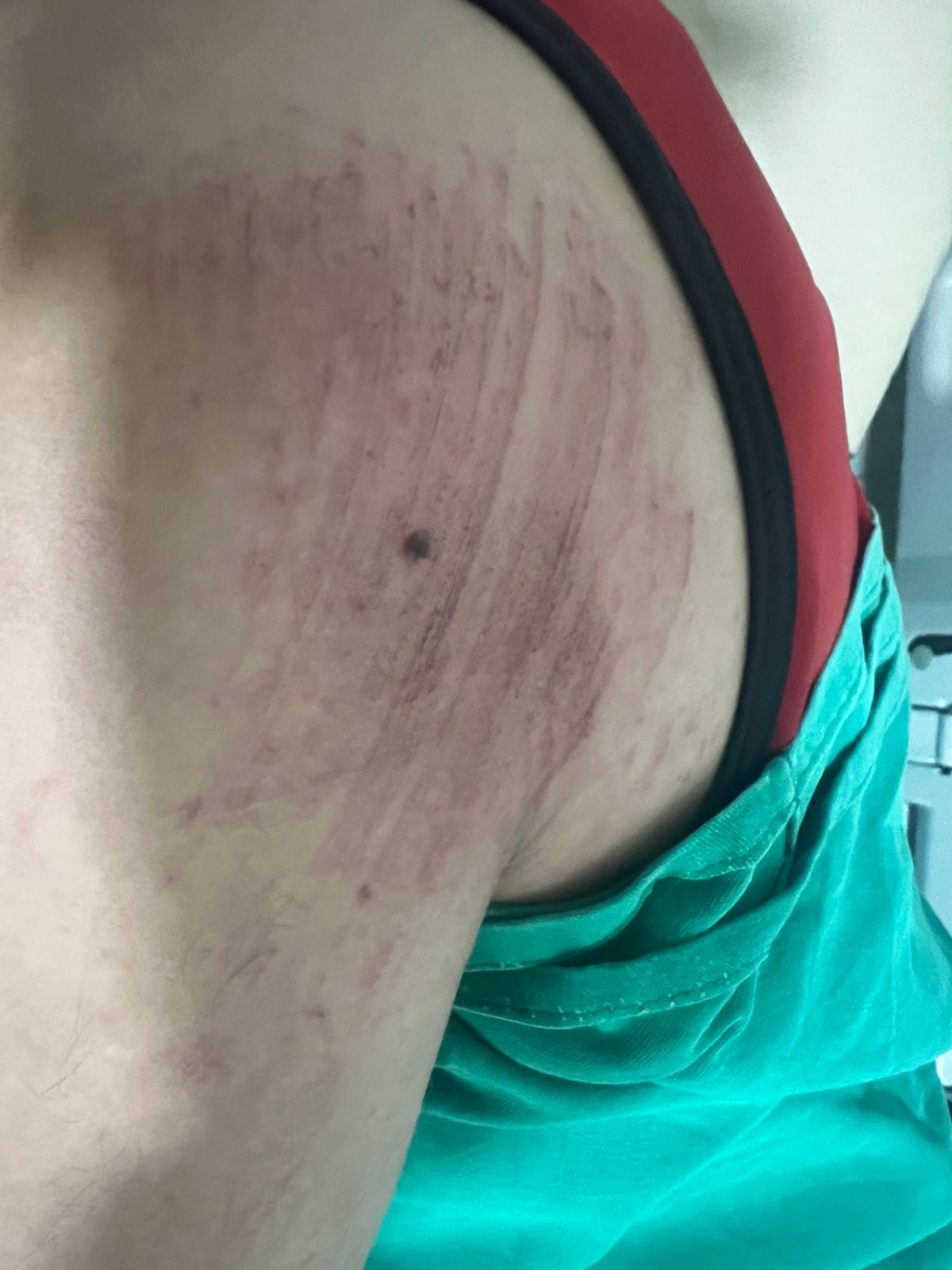 Terror sobre Quatro Rodas 2 O que deveria ser apenas mais uma corrida para colocar comida na mesa se transformou em um cenário de terror. Na tarde de domingo, um motorista de aplicativo...