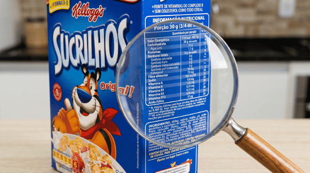 Quem nunca colocou um produto no carrinho acreditando estar fazendo uma escolha saudável apenas porque a embalagem destacava expressões como "fit",...